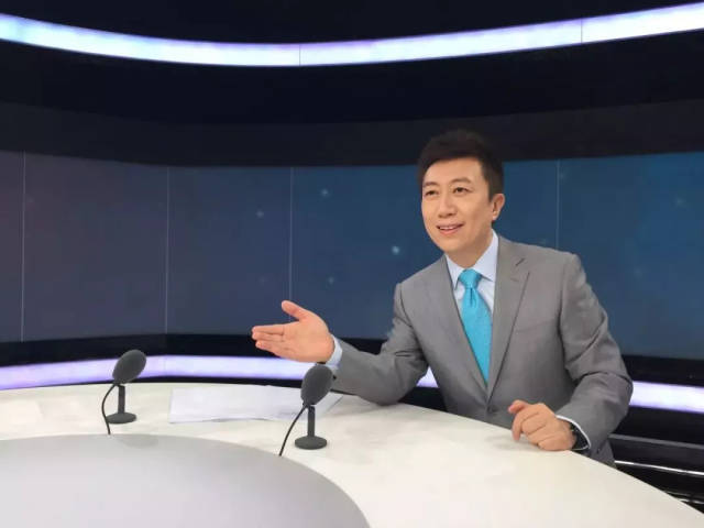 跟大佬学说话：央视主持人陈伟鸿的24堂沟通必修课，做一个会说话的人-书籍-学习资料-电子书夸克网盘资源分享